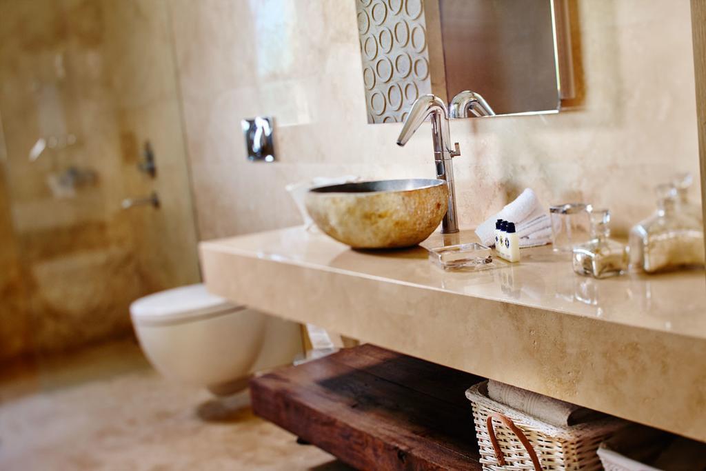 Two Rooms Hotel أورلا الغرفة الصورة