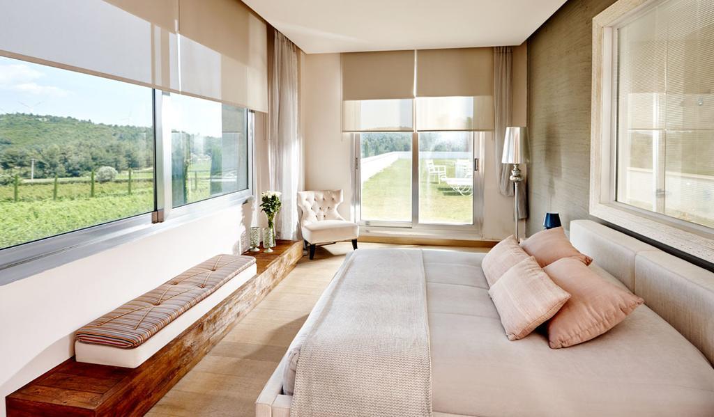 Two Rooms Hotel أورلا الغرفة الصورة
