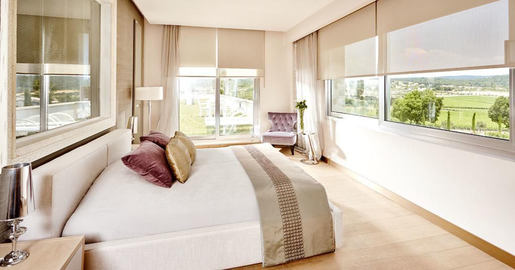 Two Rooms Hotel أورلا الغرفة الصورة